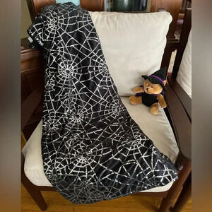 Thro by Marlo Lorenz Halloween Spiderweb Sequin Plush Throw Blanket 60”x50”